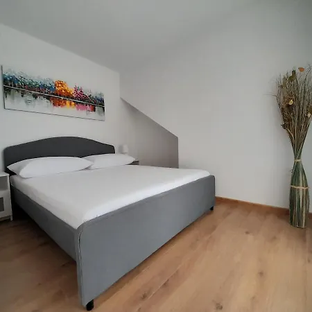 Apartment Karlito Omiš Esterno foto